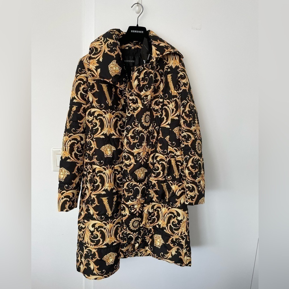RARE Versace women gold Medusa barrocco puffer coat NWT - Picture 5 of 12